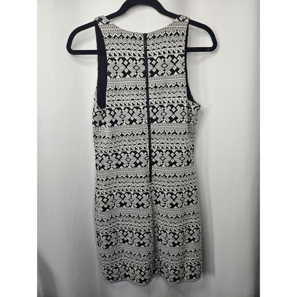 Tart Collections Faux Fur Trim Coat Jacket w/ Matching Dress Black & White Aztec - Picture 5 of 11